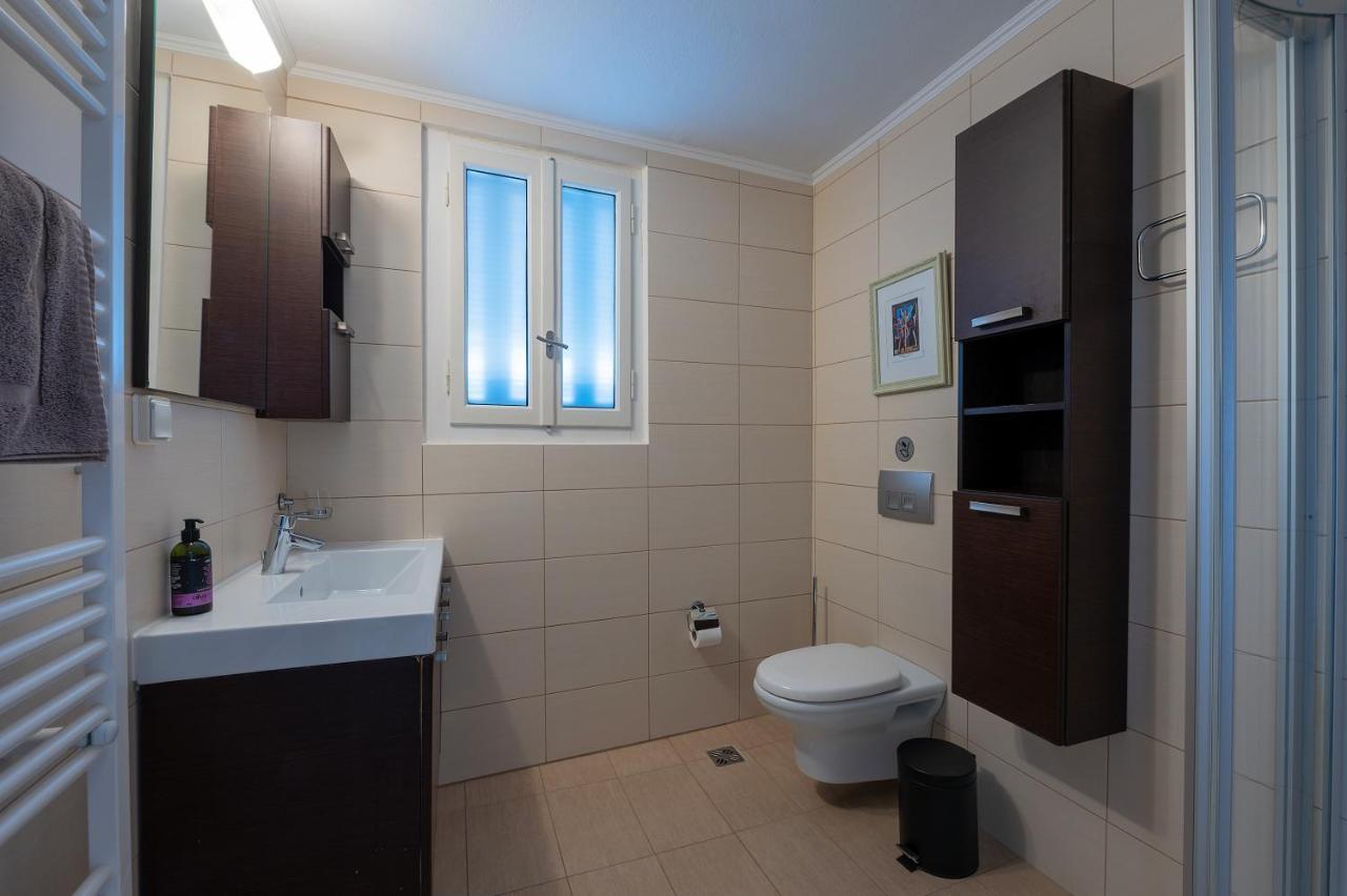 Angelinas Quarters - Kalamata Mediterranean Villas Eksteriør bilde