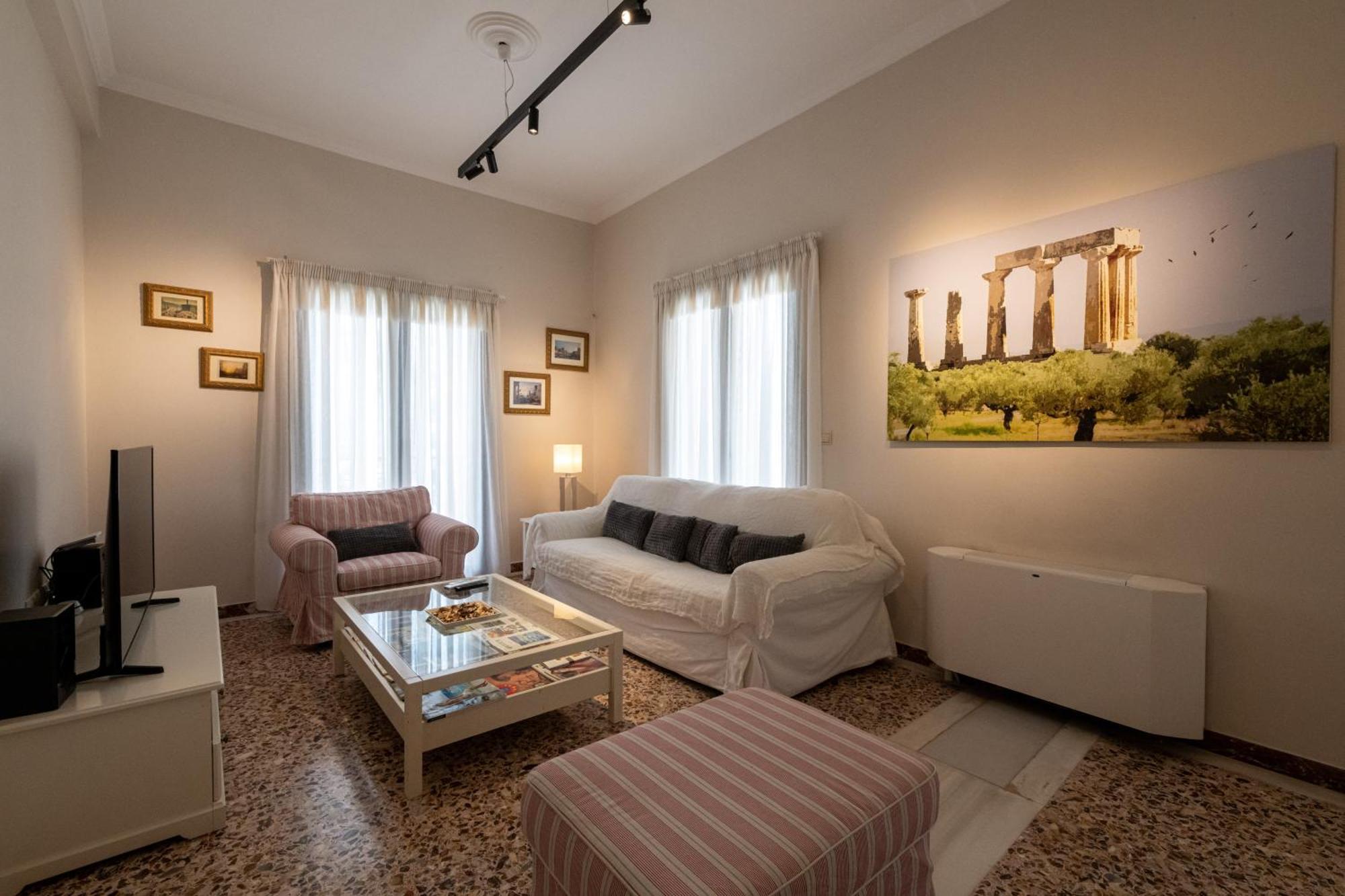 Angelinas Quarters - Kalamata Mediterranean Villas Eksteriør bilde